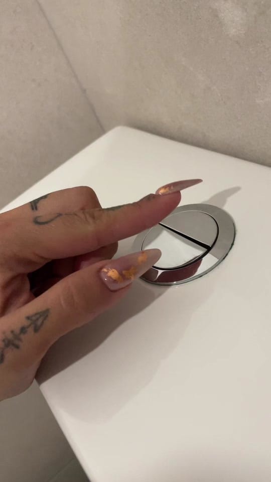 Post 8 by LaQuelu on TikTok (video)