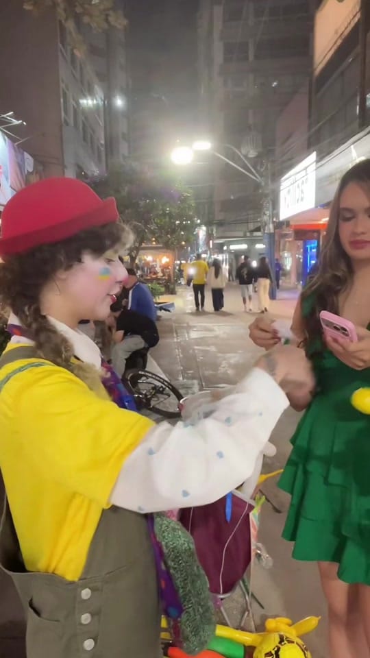 Post 5 by vitoria 🤹🏻‍♀️🎪 on TikTok (video)