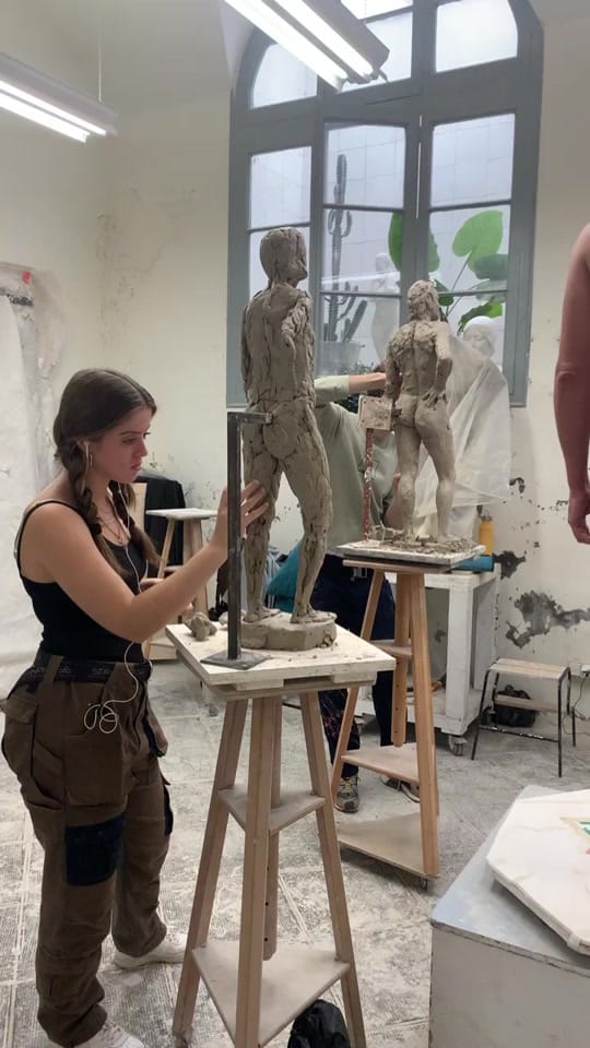 Post 3 by Barcelona Academy of Art on TikTok (video)