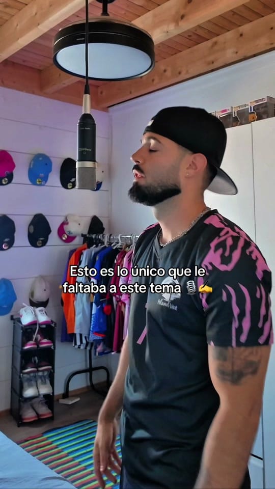 Post 2 by Nay Arias on TikTok (video)