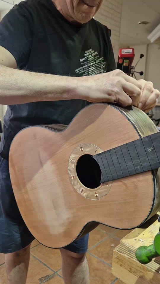 Post 4 by Guitarras Rafael Fuentes on TikTok (video)