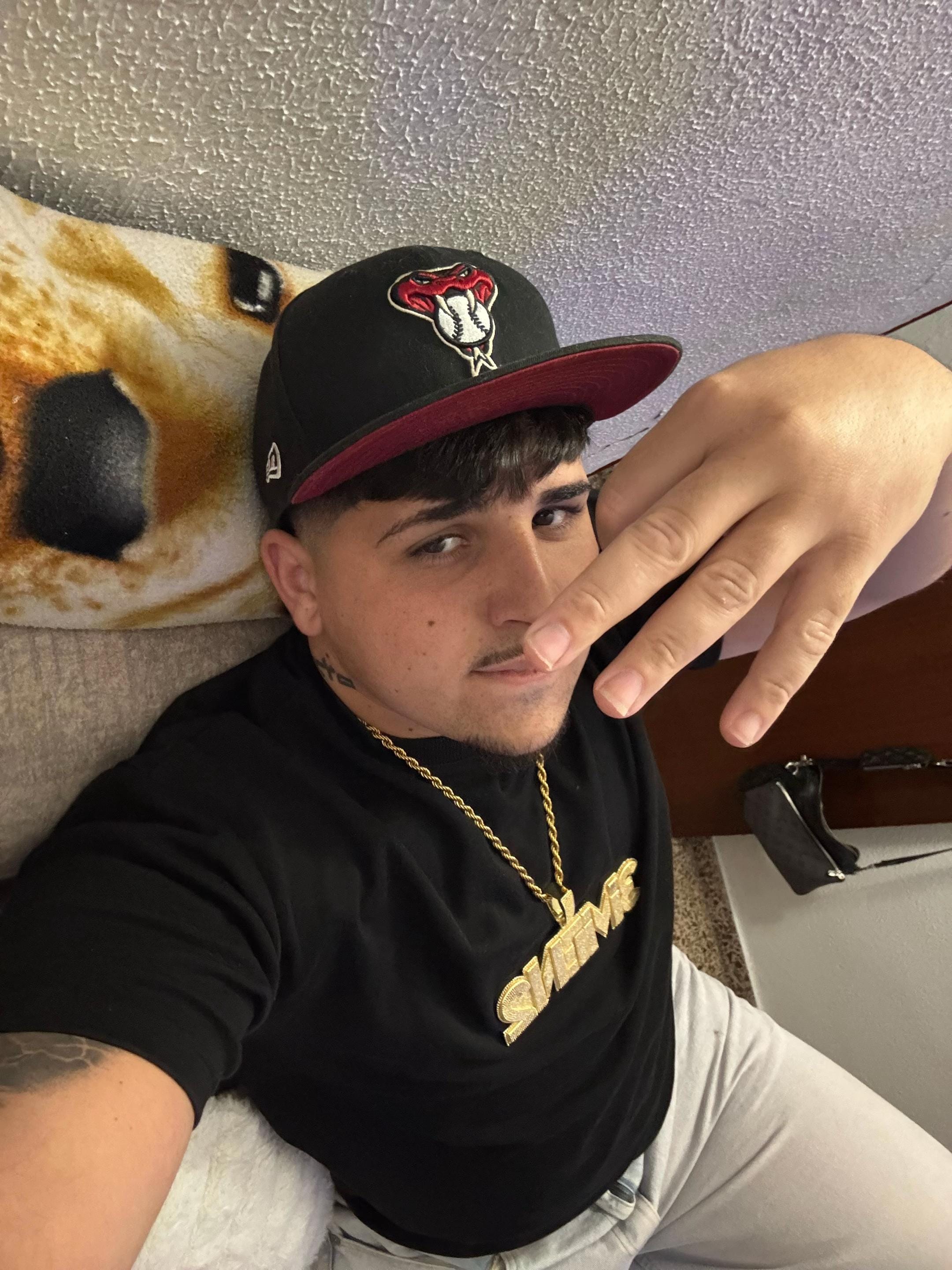 Post 1 by 3MEN2 on TikTok (video)