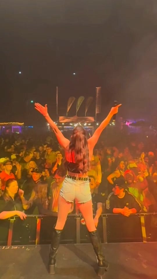 Post 7 by Lara Kurze on TikTok (video)