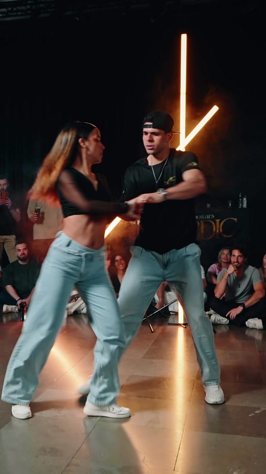 Post 1 by Elwin y Gaby on TikTok (video)