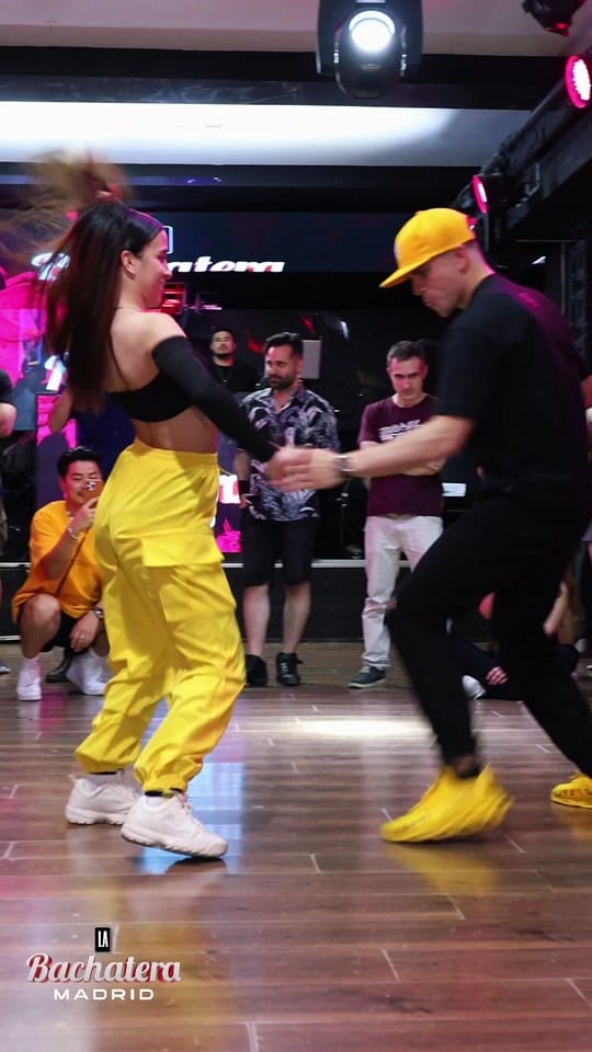 Post 9 by Elwin y Gaby on TikTok (video)