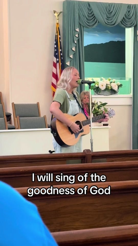 Post 10 by CHLOE ⭐️ on TikTok (video)