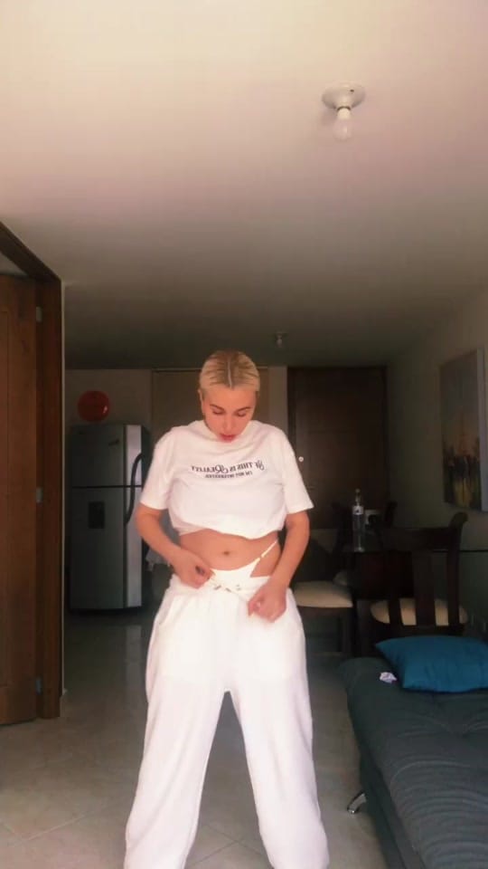Post 9 by Mila Voyna1 on TikTok (video)