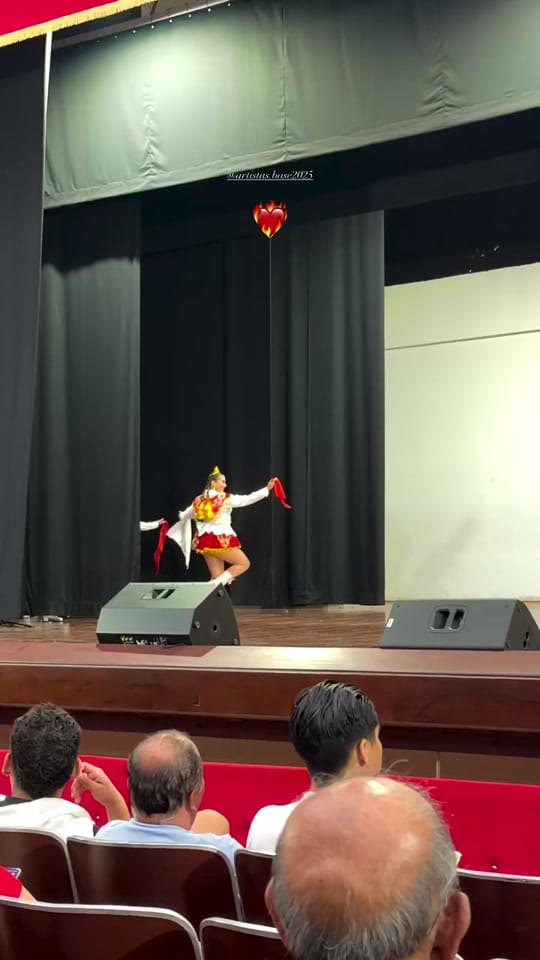 Post 4 by Micol Valencia on TikTok (video)