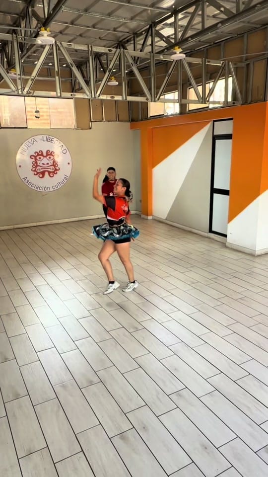 Post 6 by Micol Valencia on TikTok (video)