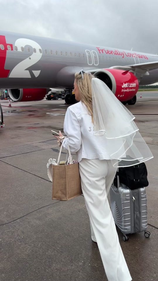 Post 2 by amysharp.x on TikTok (video)
