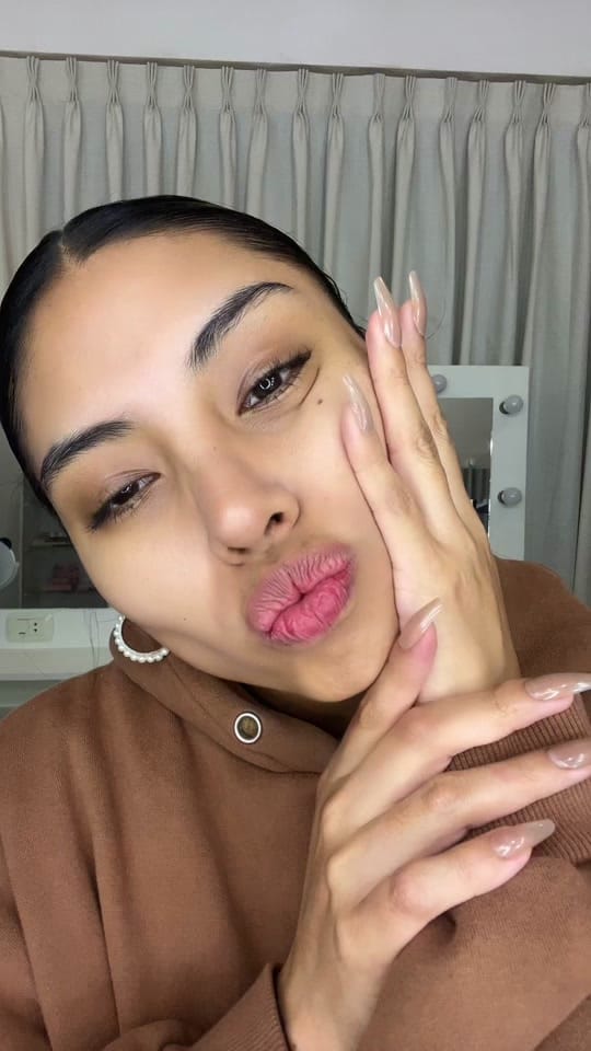 Post 3 by Sary Callejas Make Up Artist on TikTok (video)