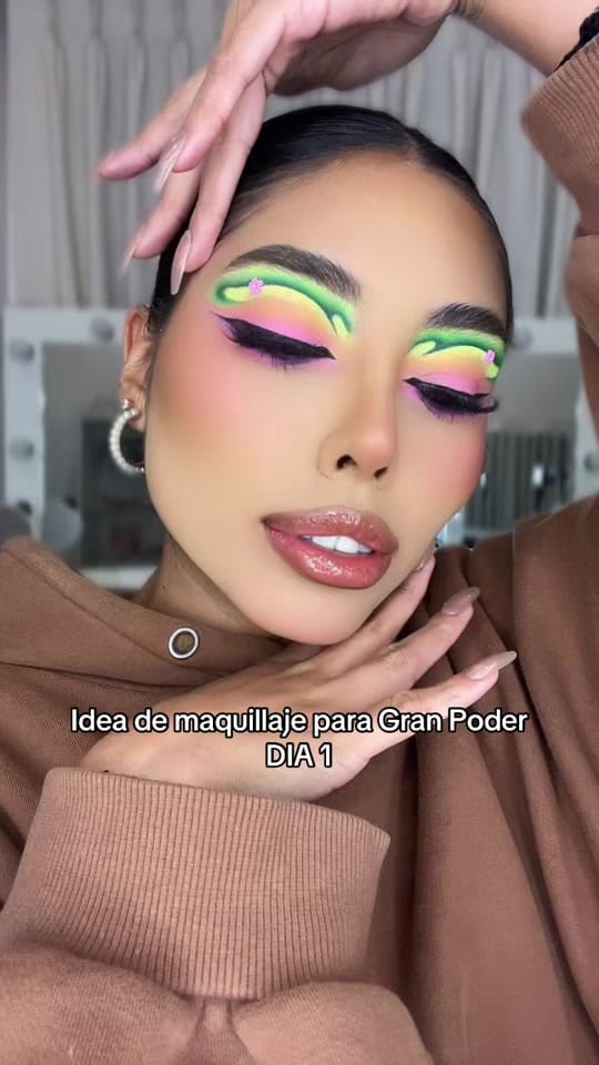 Post 5 by Sary Callejas Make Up Artist on TikTok (video)