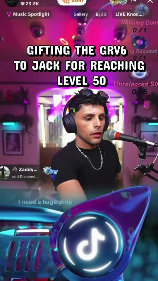 Post 7 by RUSO | RAVE DJ on TikTok (video)