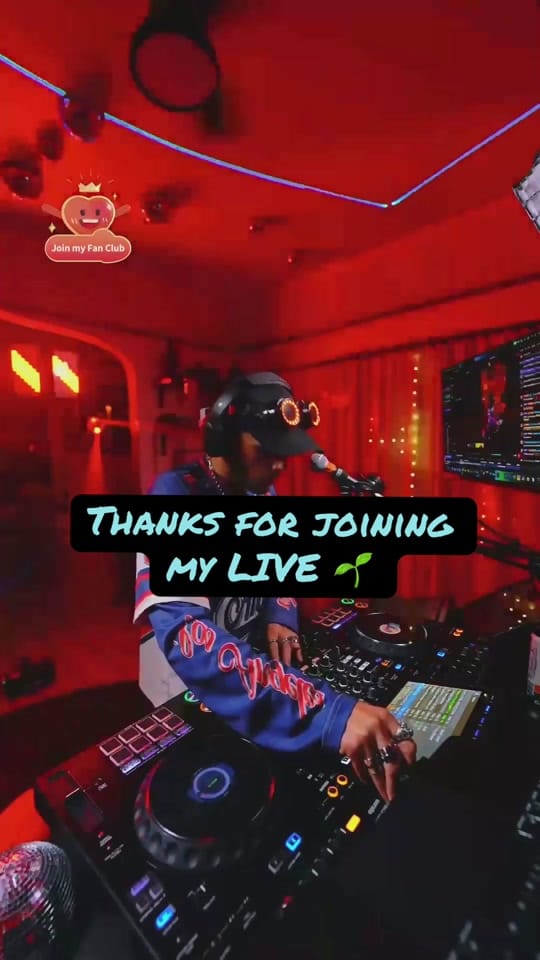Post 1 by RUSO | RAVE DJ on TikTok (video)