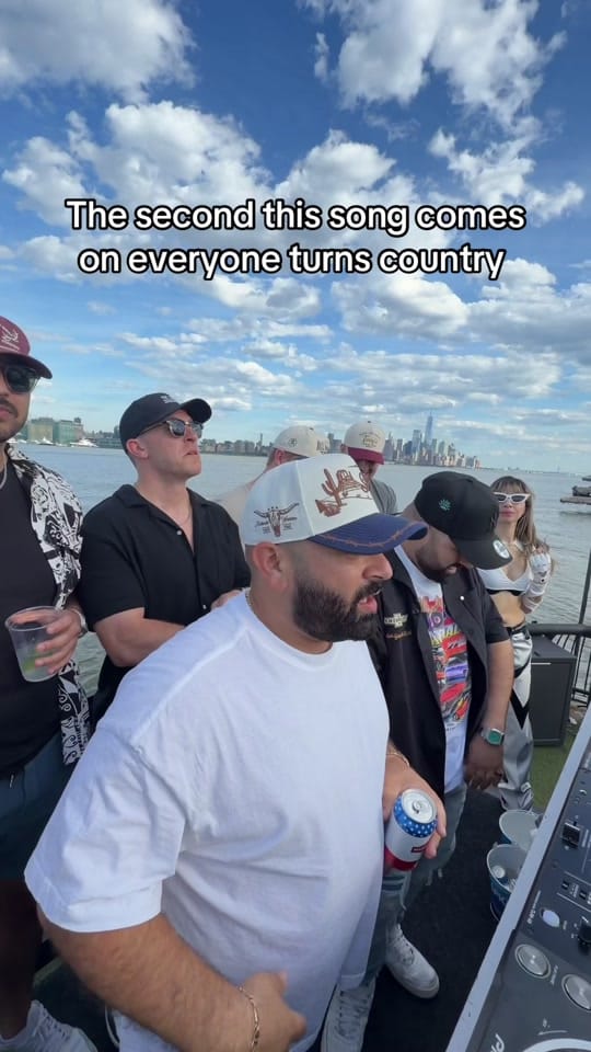 Post 6 by LAVISH LIFE on TikTok (video)