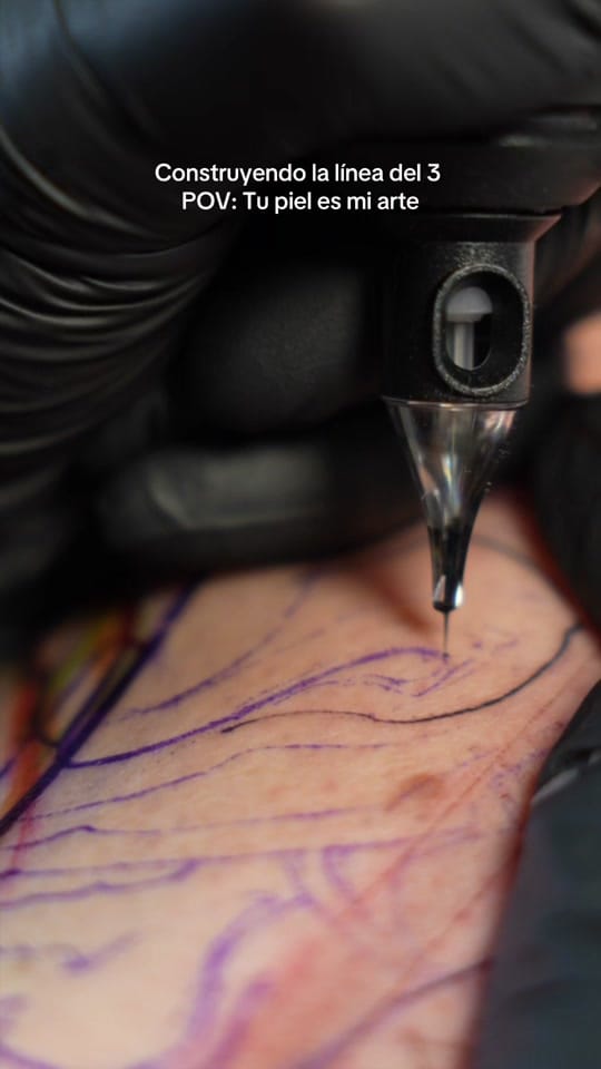 Post 4 by Viviana Calvo Tattoo on TikTok (video)