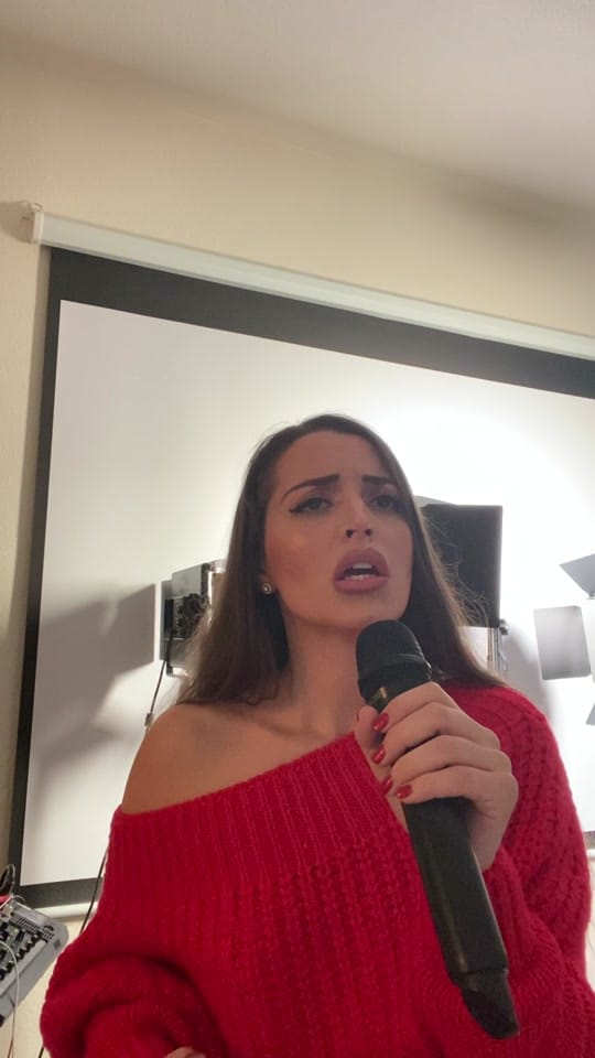 Post 6 by OLY VERA on TikTok (video)