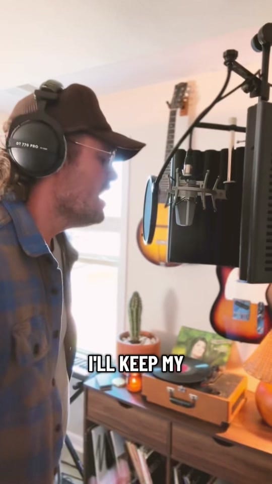 Post 1 by chrismolitormusic on TikTok (video)