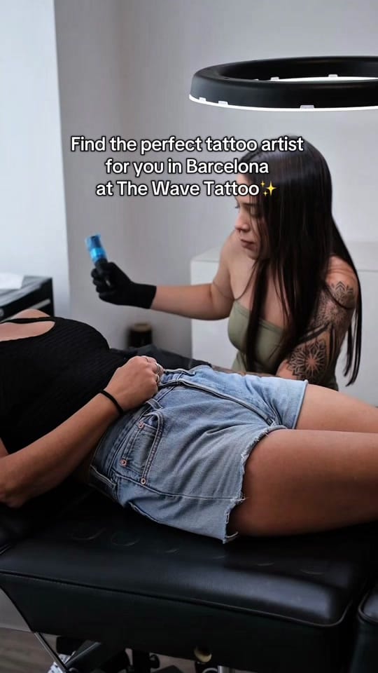 Post 8 by THE WAVE TATTOO BARCELONA on TikTok (video)