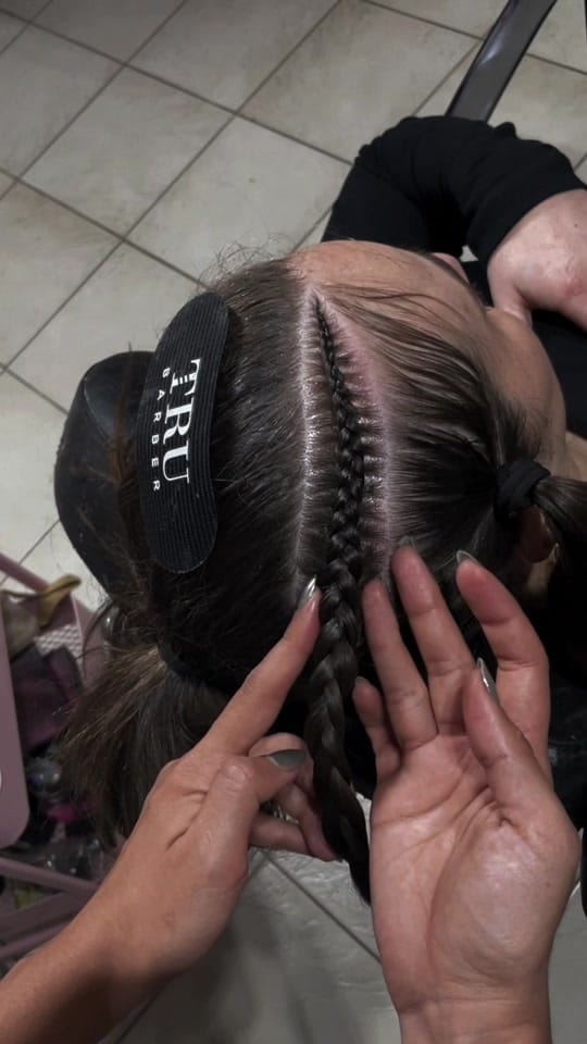Post 2 by AIZI TRENZAS on TikTok (video)