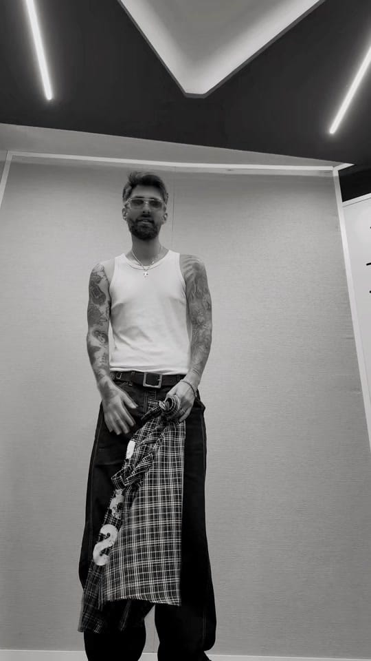 Post 9 by Alexx Risso on TikTok (video)