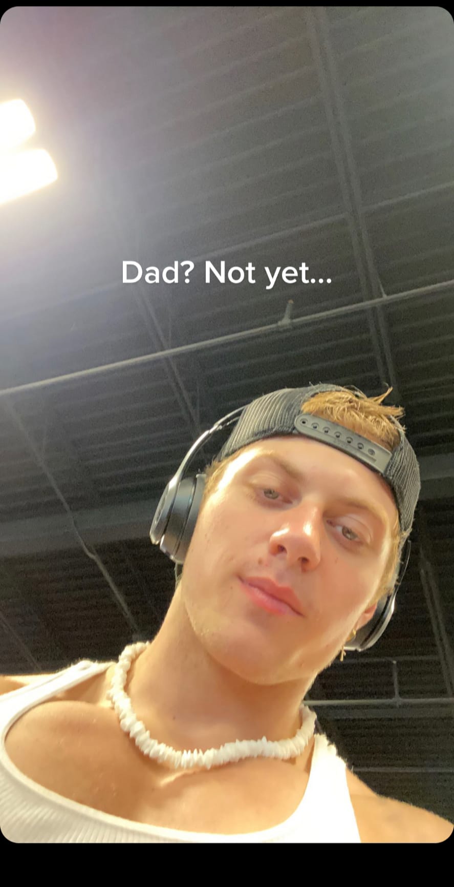 Post 4 by Lo on TikTok (video)