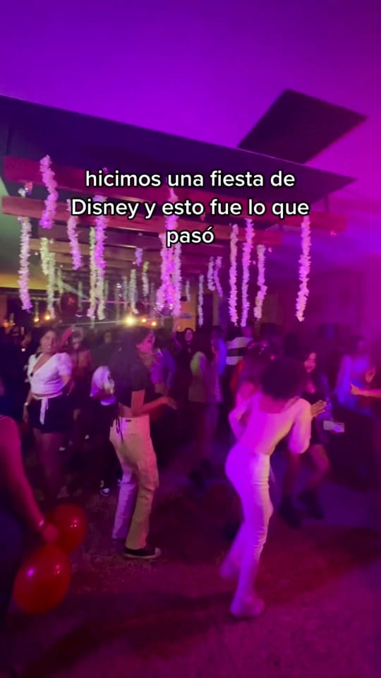 Post 10 by La Tarima Club on TikTok (video)
