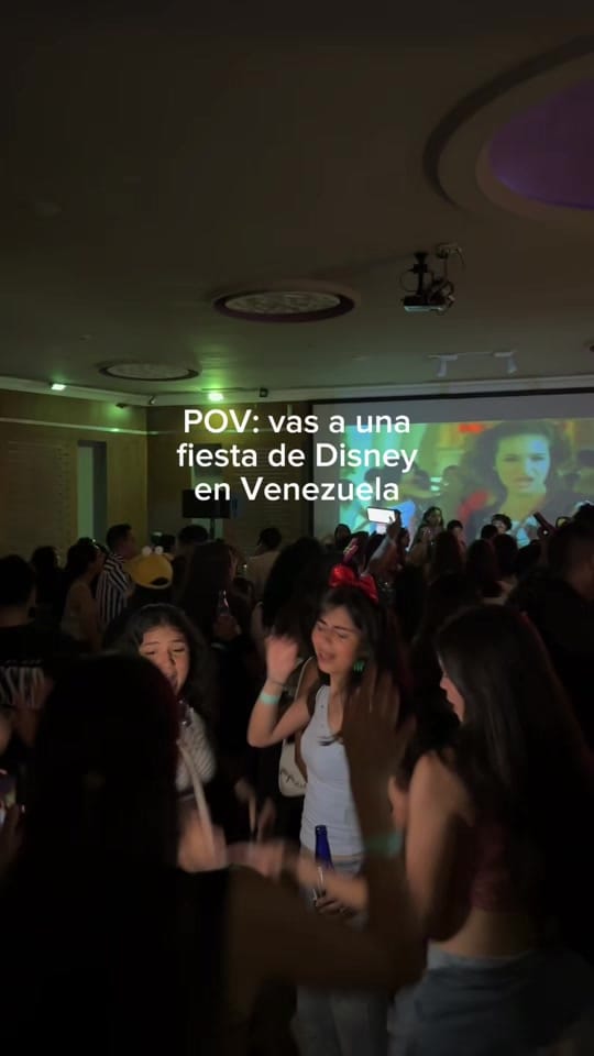 Post 5 by La Tarima Club on TikTok (video)