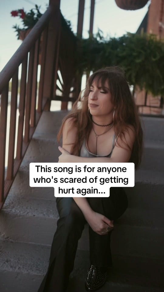 Post 10 by Sasha McVeigh on TikTok (video)