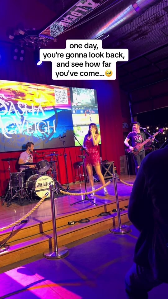 Post 7 by Sasha McVeigh on TikTok (video)