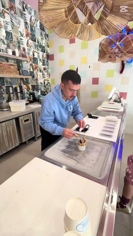 Post 6 by Charly Cook on TikTok (video)