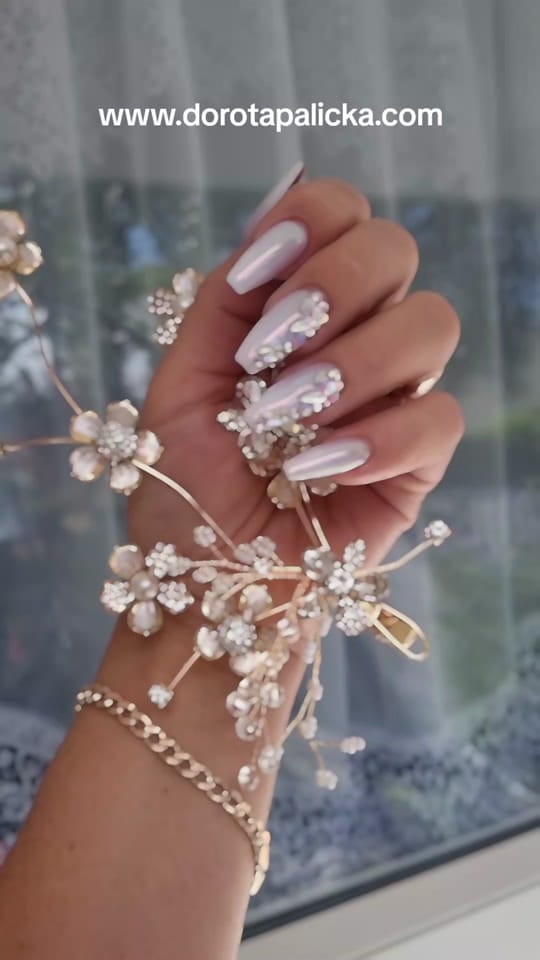 Post 6 by Dorota Palicka Nails on TikTok (video)