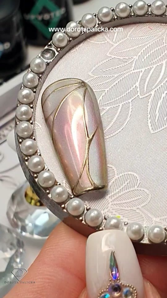 Post 8 by Dorota Palicka Nails on TikTok (video)