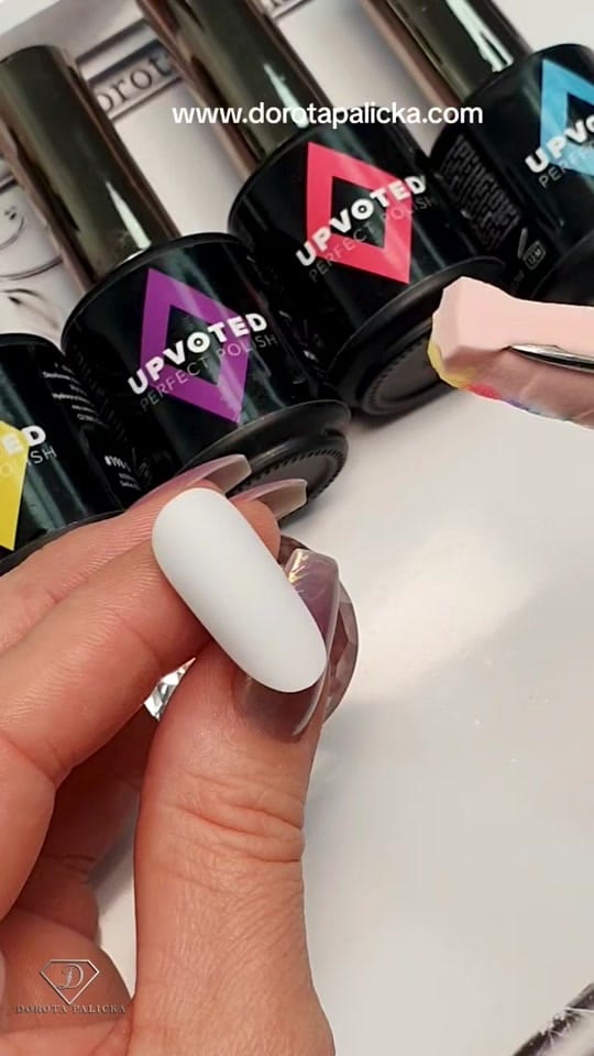Post 1 by Dorota Palicka Nails on TikTok (video)
