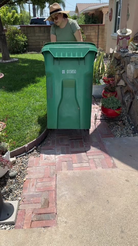 Post 10 by 𝓒𝓲𝓷𝓭𝔂🌻 on TikTok (video)