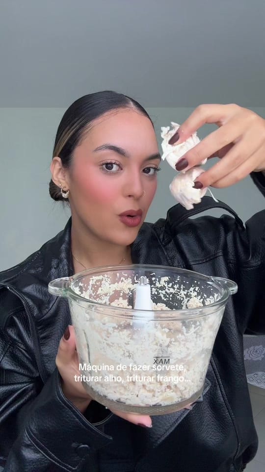 Post 7 by Vitória on TikTok (video)