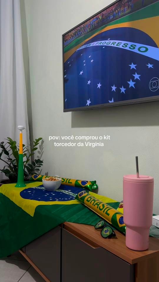 Post 10 by Vitória on TikTok (video)