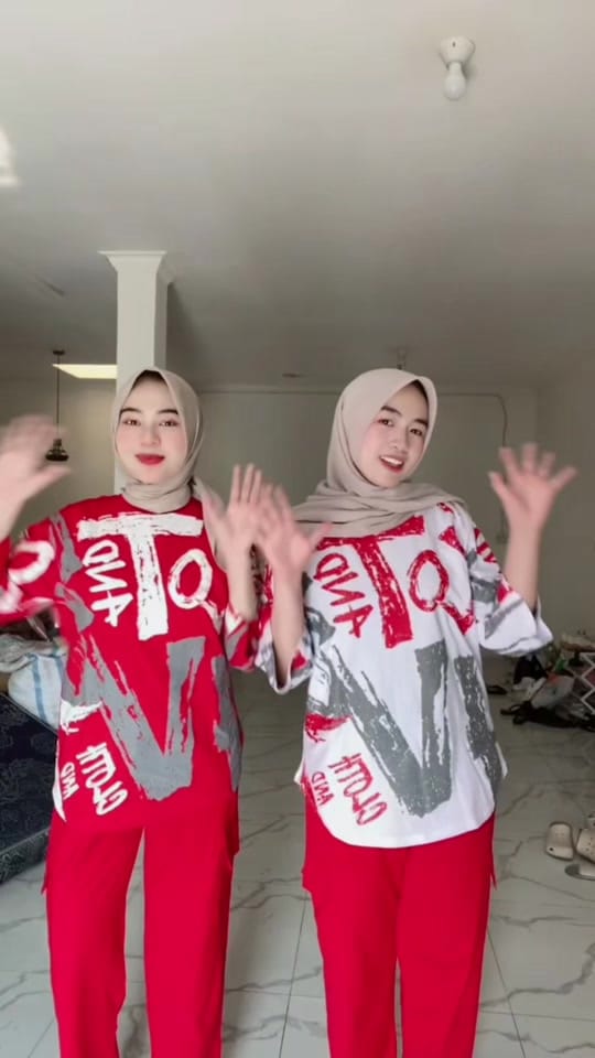 Post 1 by Follow Dapat Diskon on TikTok (video)