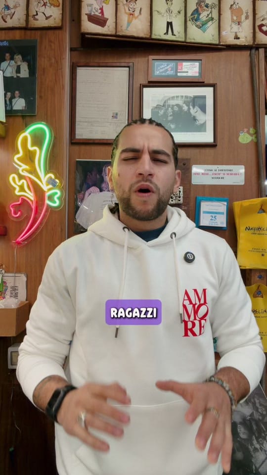 Post 2 by Napolimania on TikTok (video)
