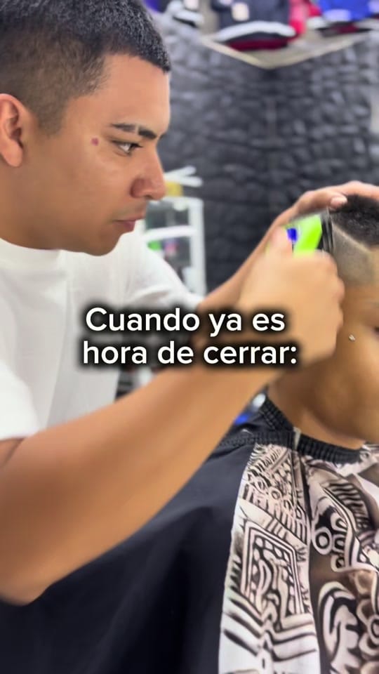Post 1 by Reyes Del Barrio Barber Shop on TikTok (video)