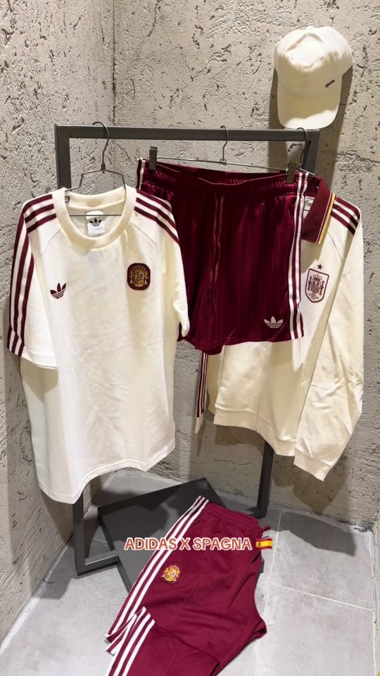 Post 4 by Global Store on TikTok (video)