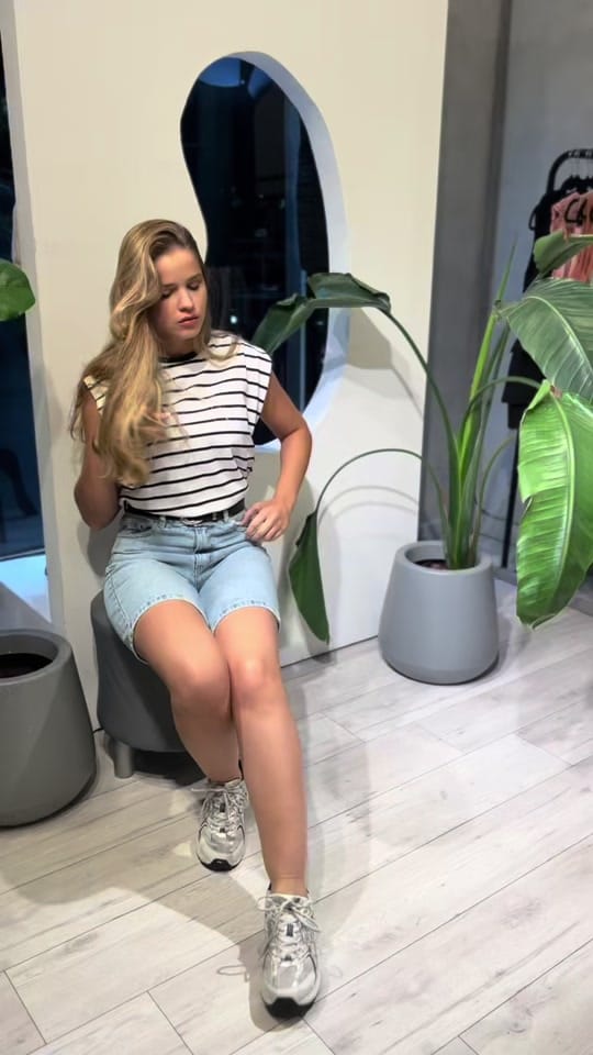 Post 2 by Rumi on TikTok (video)