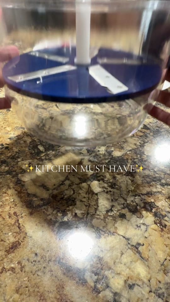 Post 1 by Carina on TikTok (video)
