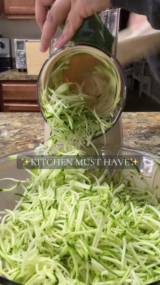 Post 5 by Carina on TikTok (video)