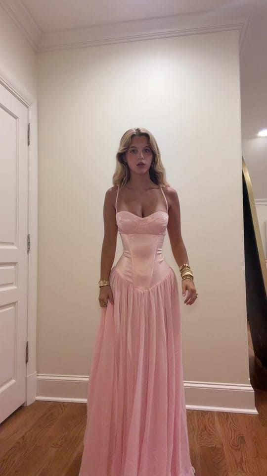Post 2 by Juju on TikTok (video)