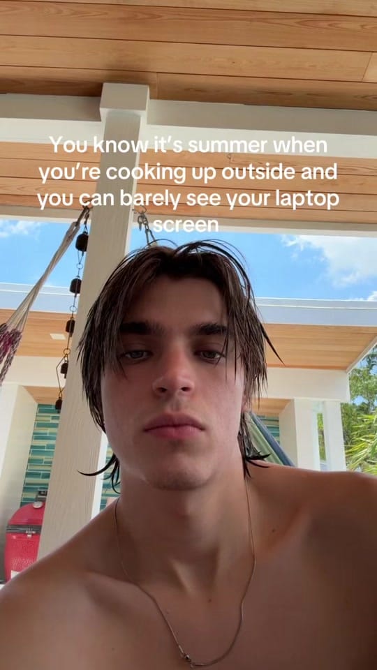 Post 2 by Eric Reyes on TikTok (video)