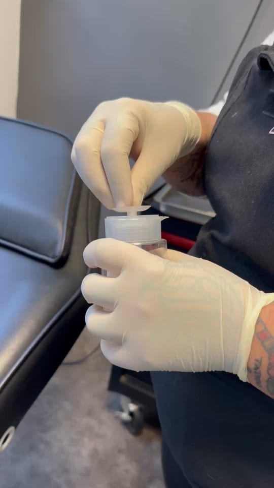 Post 1 by MejitanaPiercing on TikTok (video)