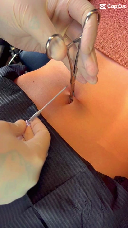 Post 3 by MejitanaPiercing on TikTok (video)