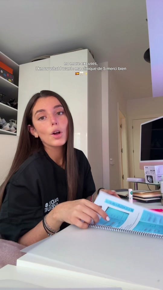 Post 4 by Estelle ✨ on TikTok (video)