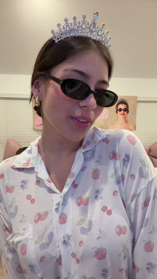 Post 8 by Valentina Damas on TikTok (video)